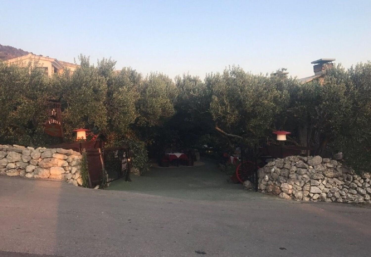 Apartments Antisa - With Playground Tucepi Exterior photo