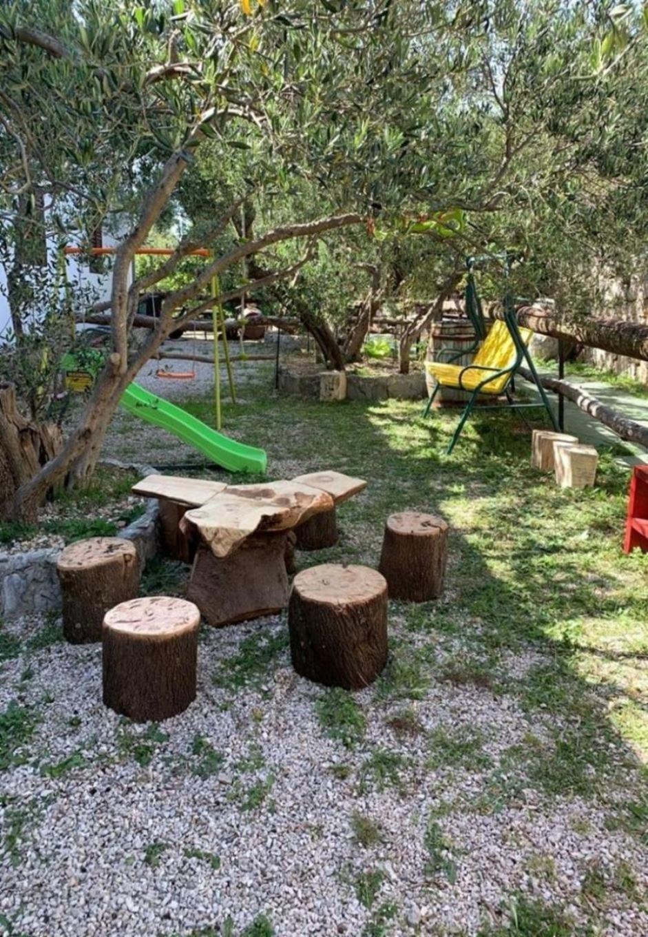 Apartments Antisa - With Playground Tucepi Exterior photo